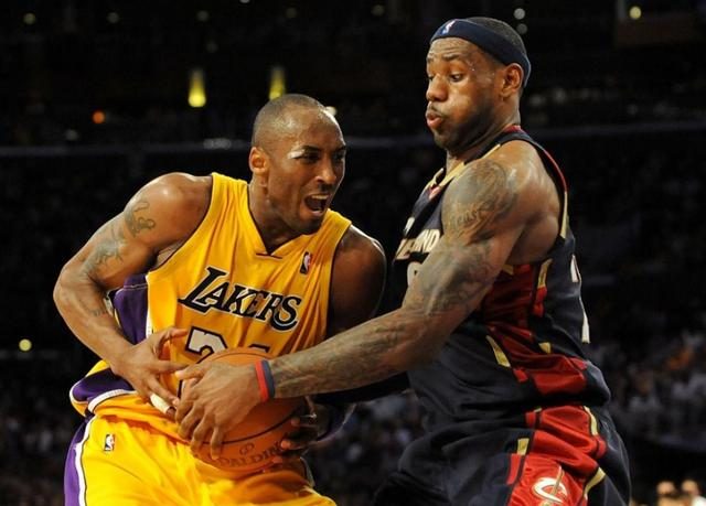 早报：拜仁的四线一十六胜，在我的肩膀上扛着！（早报：拜仁四线齐进已赢16场，一切都扛在我肩上！）