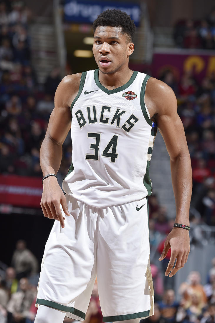 克罗地亚大名单：魔笛、格瓦领衔，科娃入选后又因伤退出（克罗地亚公布名单：莫德里奇、格瓦迪奥尔领衔，科瓦契奇入选后因伤退队）