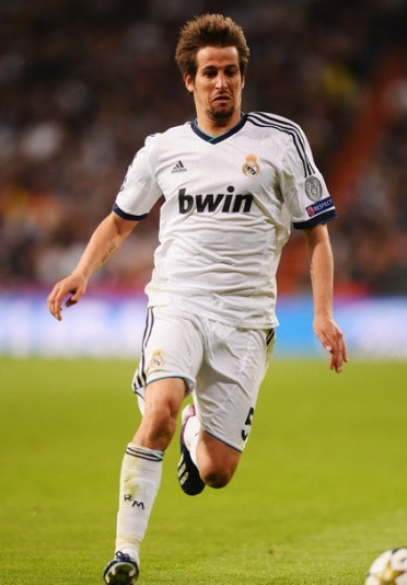 科莫2-0萨索洛连续12场不败，莫雷诺破门，尼科-帕斯献助攻（科莫2-0击退萨索洛豪取12场不败，莫雷诺破门，尼科-帕斯送助攻）