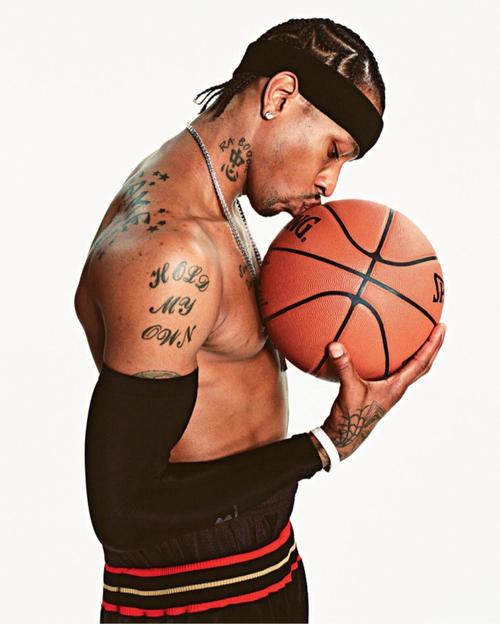 阿斯：诺坎普的主队更衣室还没装修好，巴萨已要求尽快完工（阿斯：诺坎普主队更衣室尚未完工，巴萨正催促加快进度）